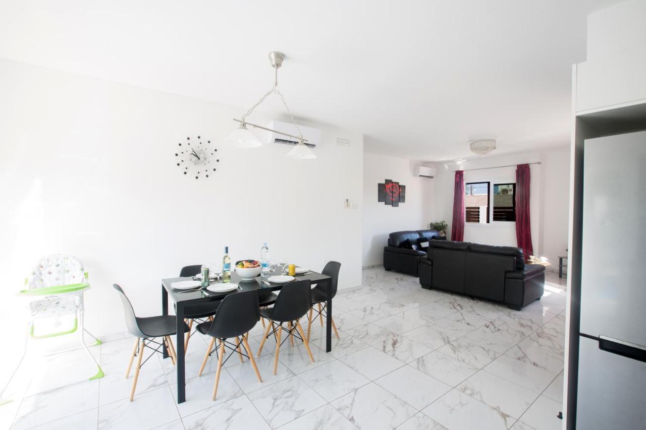 Broadway Villas Протарас Екстериор снимка