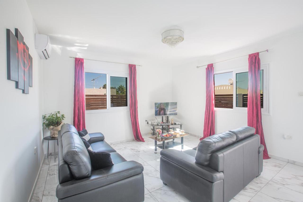 Broadway Villas Протарас Екстериор снимка