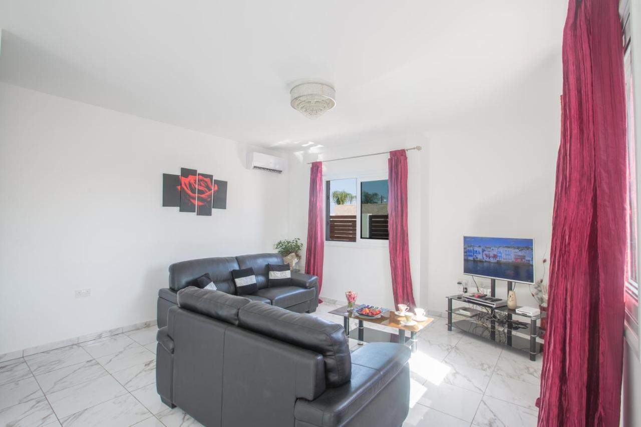 Broadway Villas Протарас Екстериор снимка